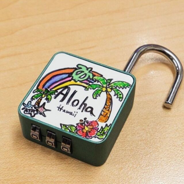 いらっしゃいませ🕴 クギセイです🔩

去年もご紹介させていただきました

「canvas lock キャンバスロック」

を当社の従業員がデザインを施した

ハワイアンで可愛いキャンバスロックに大変身🌺

みなさんも是非、オリジナルのキャンバスロックを

作ってみては如何でしょうか🙇‍♂️

#DIY #アウトドア #現場作業 #運搬 #canvaslock #キャンバスロック #新生活 #新学期 #プレゼント
#建具金物 #建築金物 #建築部材 #住宅設備 #工具
#高円寺 #新高円寺 #クギセイ